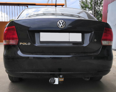 Фаркоп VW 28 для Volkswagen Polo седан 2010-2020, Polo лифтбек 2020-, Автос, нагрузка 750/50 кг. С подрезкой бампера от магазина ФаркопРос